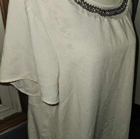 Lane Bryant Womans Short Sleeve White Blouse Size 22/24 - Picture 2 of 12